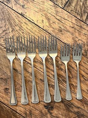 Needlepoint-Beaded Artistry (Stainless)
by ONEIDA Forks (7)